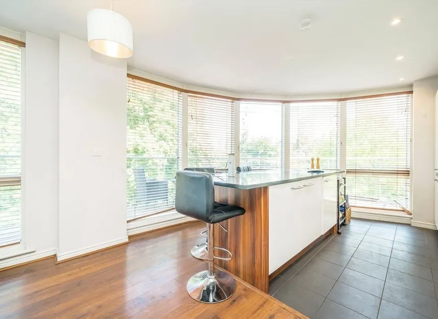 Clayponds Lane, Brentford, TW8, photo 3