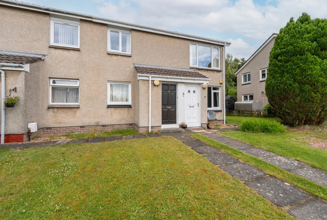2 bed flat for sale — Lennox Court, Glenrothes, KY6 3PP