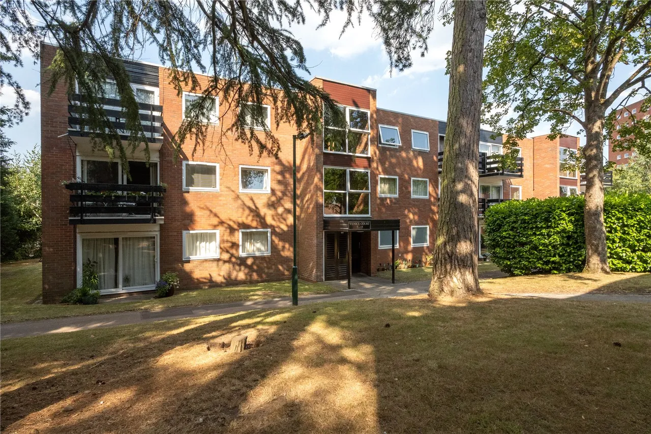 2 bed flat for sale — Wake Green Park, Moseley, Birmingham, B13 9YL