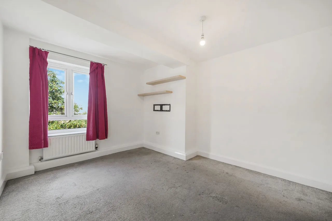 Flat 27 Washbourne Court, 14 Acton Close, London, N9 7DW, photo 11