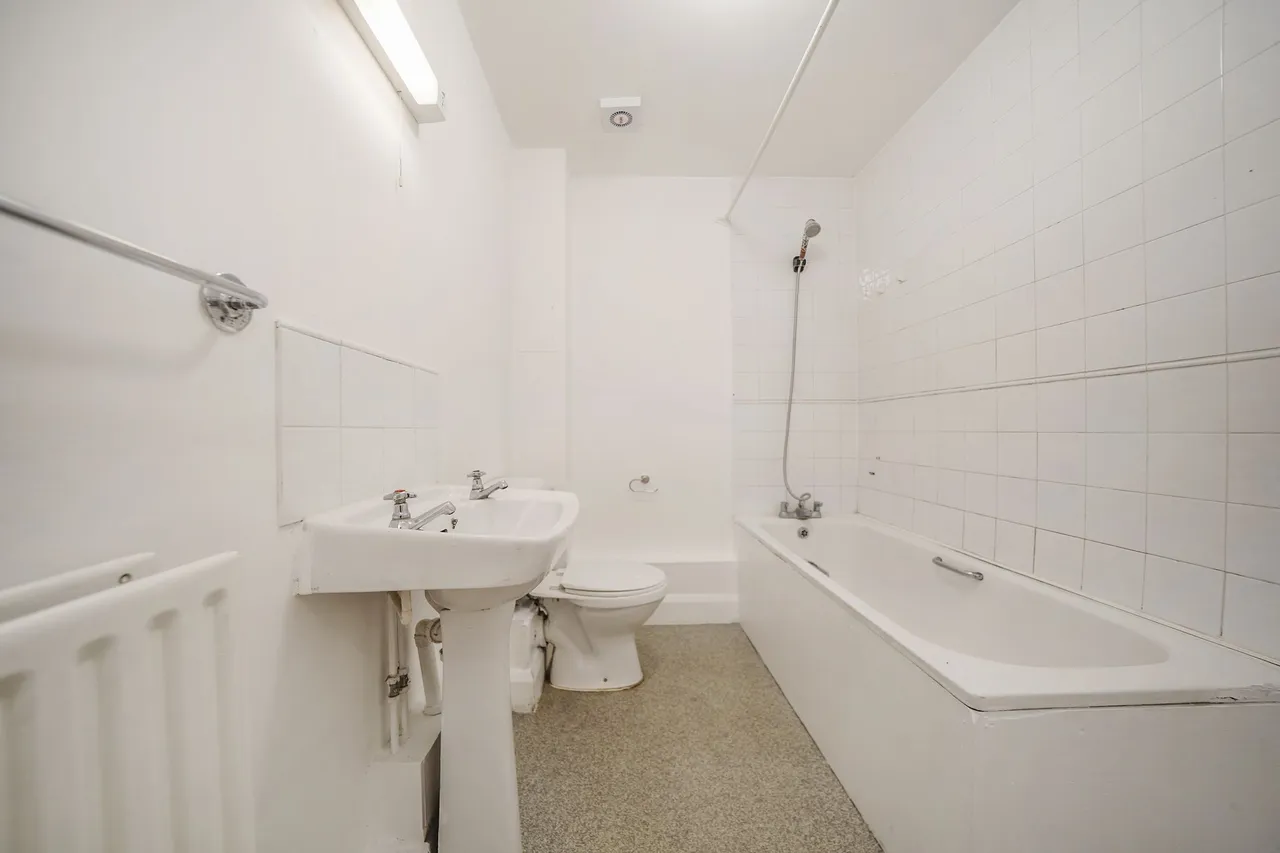 Flat 27 Washbourne Court, 14 Acton Close, London, N9 7DW, photo 15