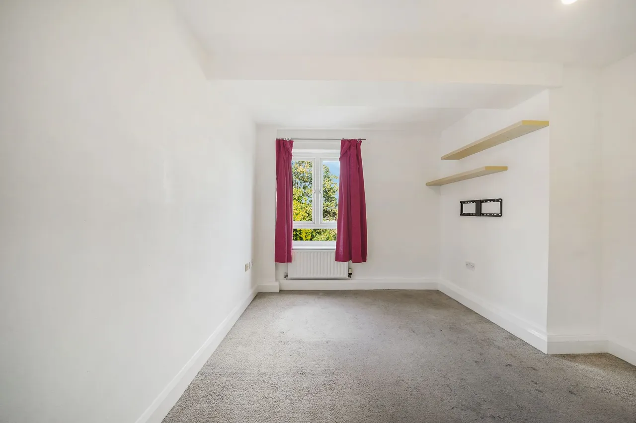 Flat 27 Washbourne Court, 14 Acton Close, London, N9 7DW, photo 14