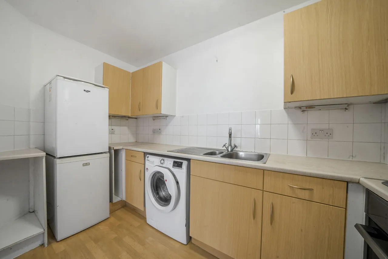 Flat 27 Washbourne Court, 14 Acton Close, London, N9 7DW, photo 9