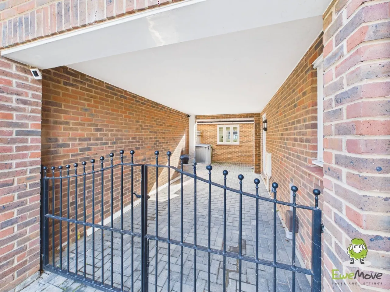 Mansard Crescent, Chineham, RG24, photo 26