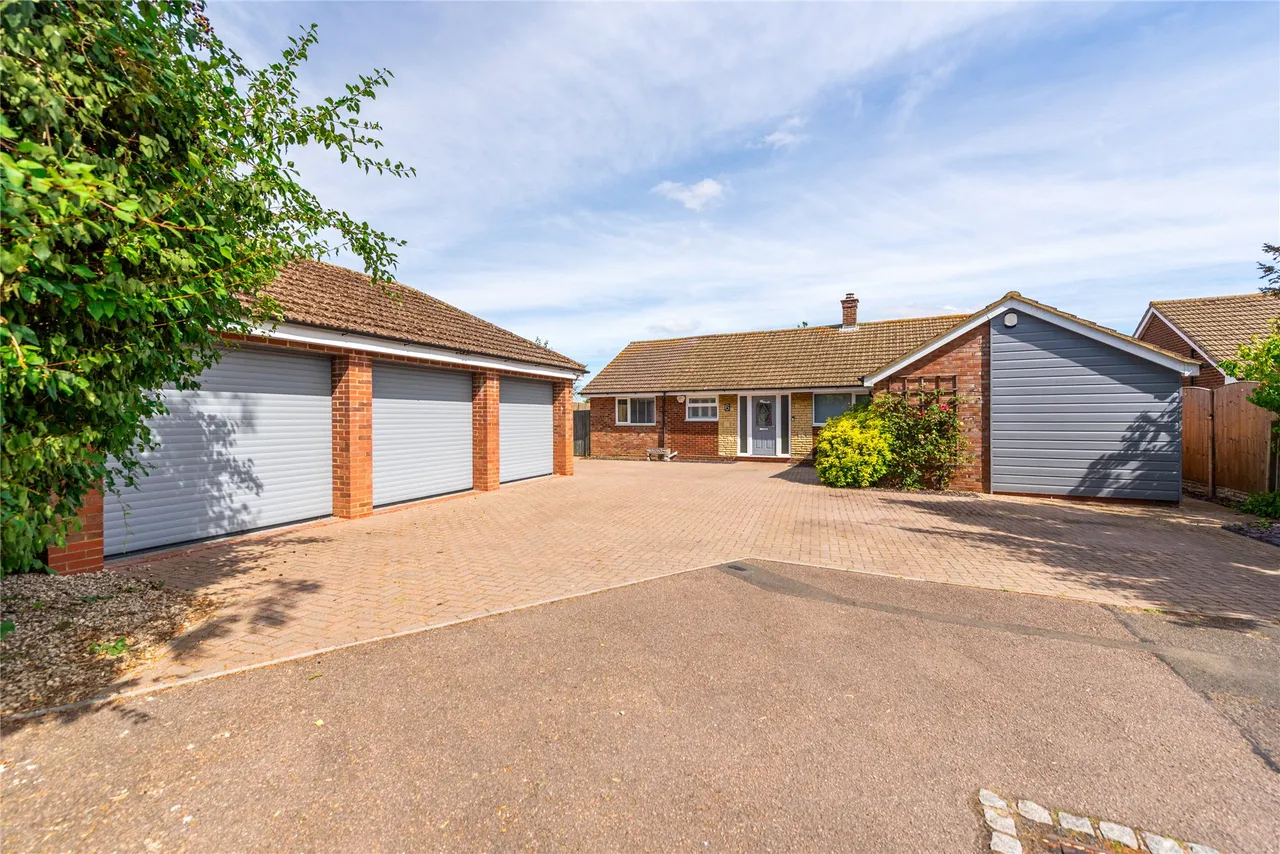 Crofts Lane, Newton Longville, MK17, photo 2