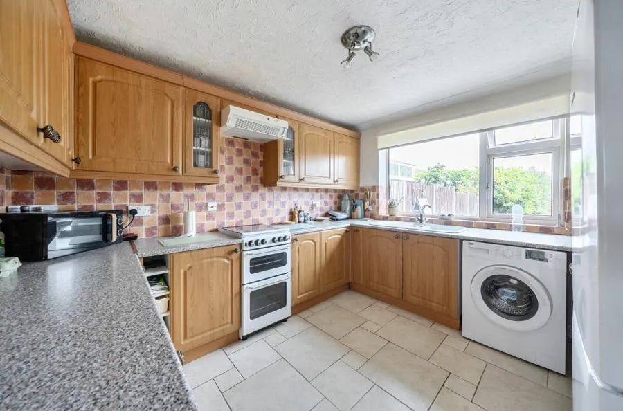 Leagrave High Street, Luton, LU4, photo 3