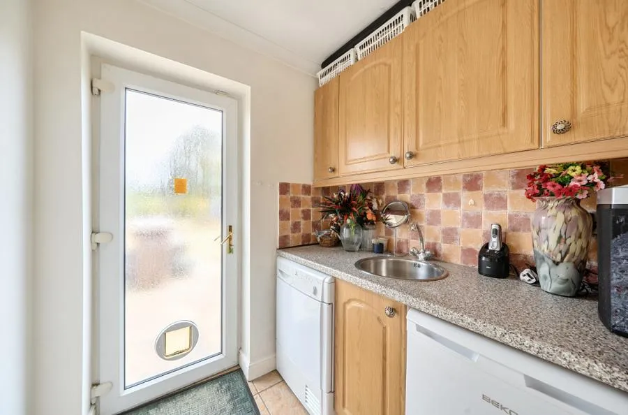 Leagrave High Street, Luton, LU4, photo 8