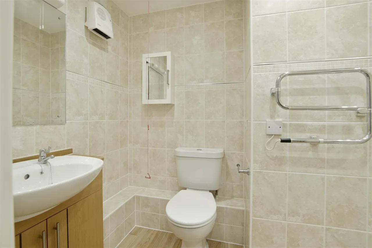 Penlee Close, Edenbridge, TN8, photo 10
