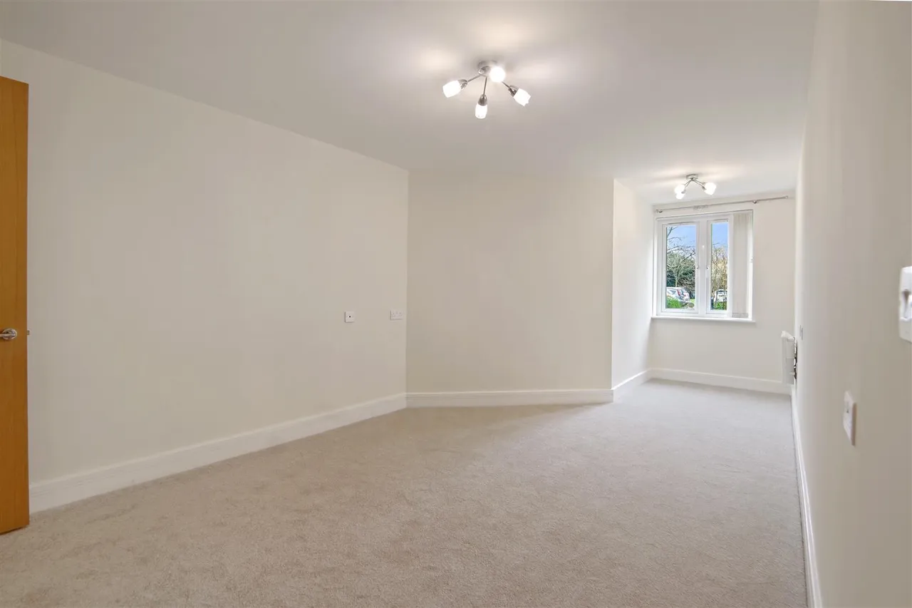 Penlee Close, Edenbridge, TN8, photo 6