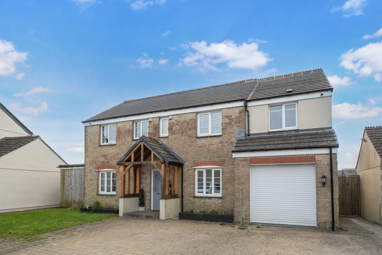 4 bed house for sale — Horsewhim Drive, Kelly Bray, PL17
