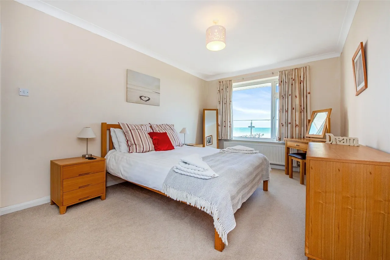 Aldwick Avenue, Aldwick, PO21, photo 11