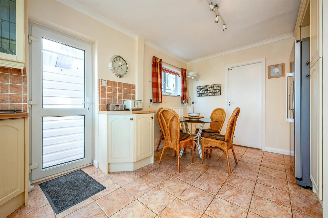 Aldwick Avenue, Aldwick, PO21, photo 9