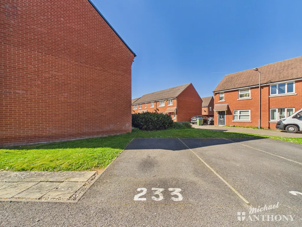 Wyatt Way, Aylesbury, HP18 0GT, photo 9