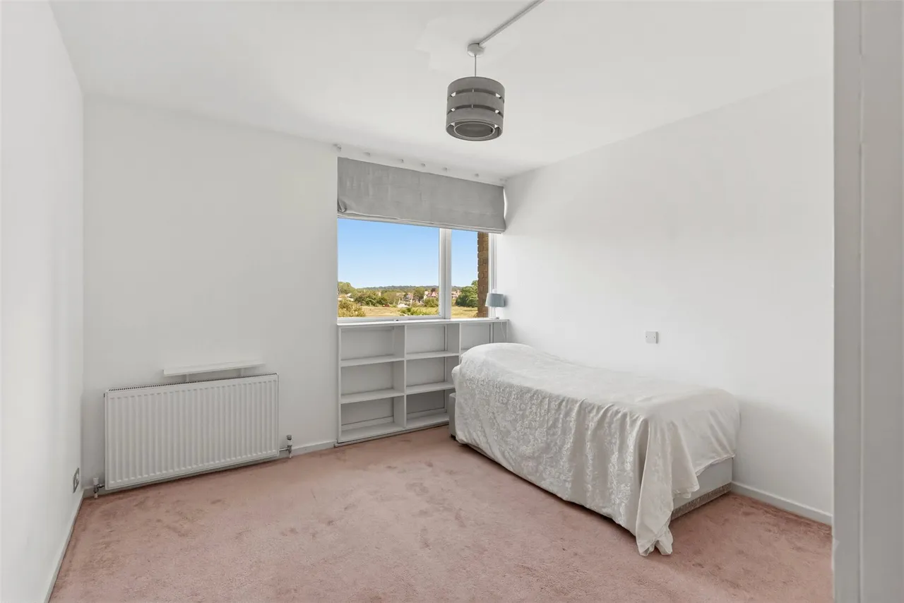 Fairways, Teddington, TW11 9PL, photo 11