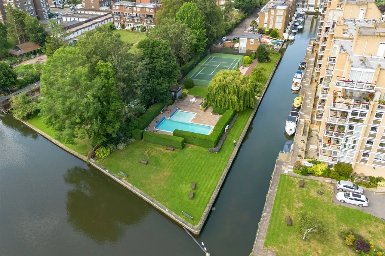 Fairways, Teddington, TW11 9PL, photo 15