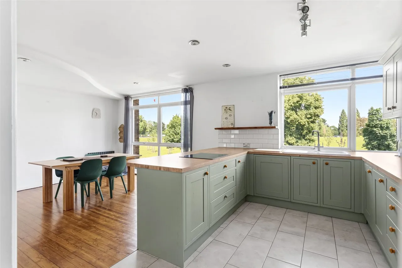 Fairways, Teddington, TW11 9PL, photo 7