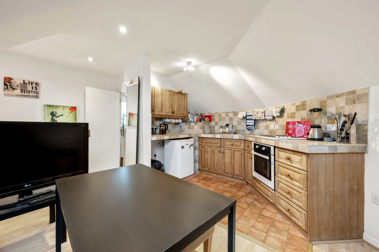 Cannon Close, Raynes Park, SW20, photo 10
