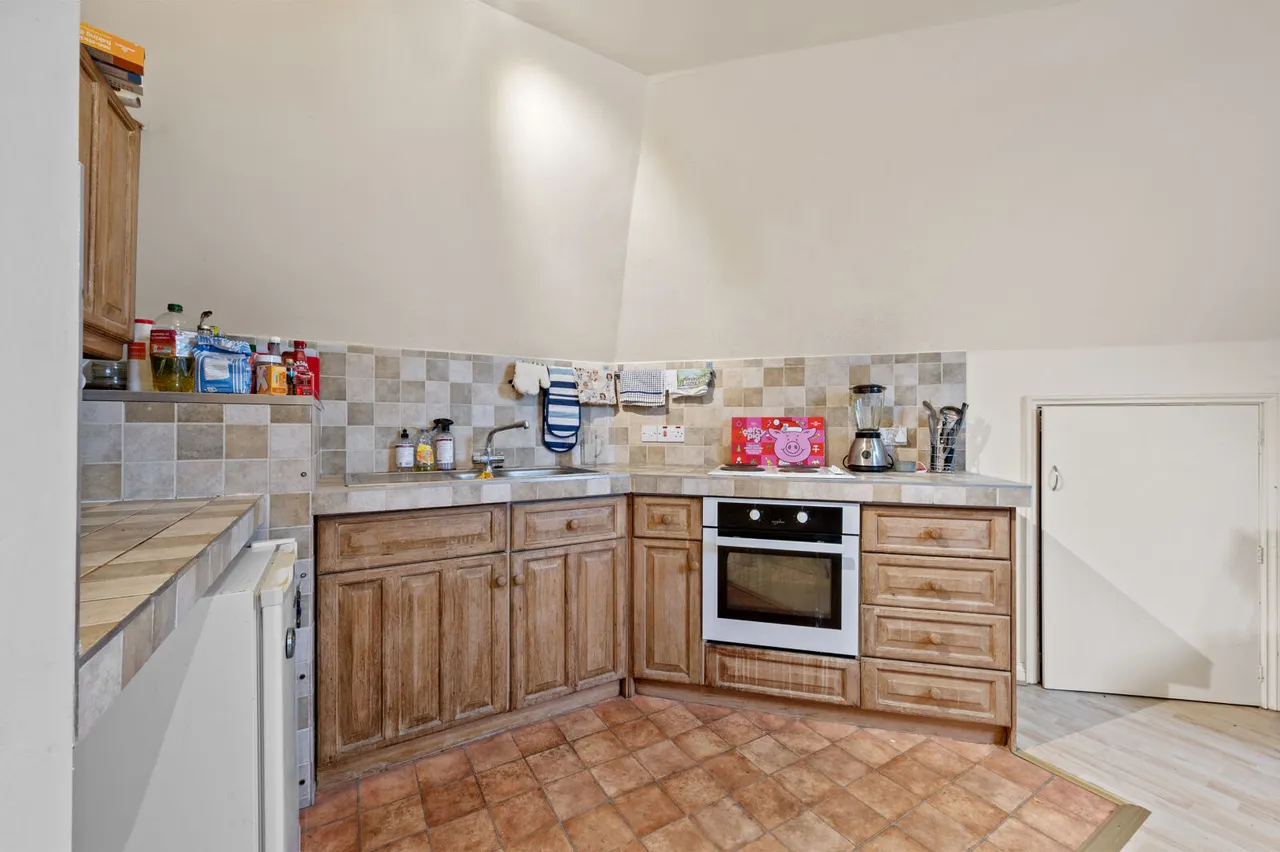 Cannon Close, Raynes Park, SW20, photo 4