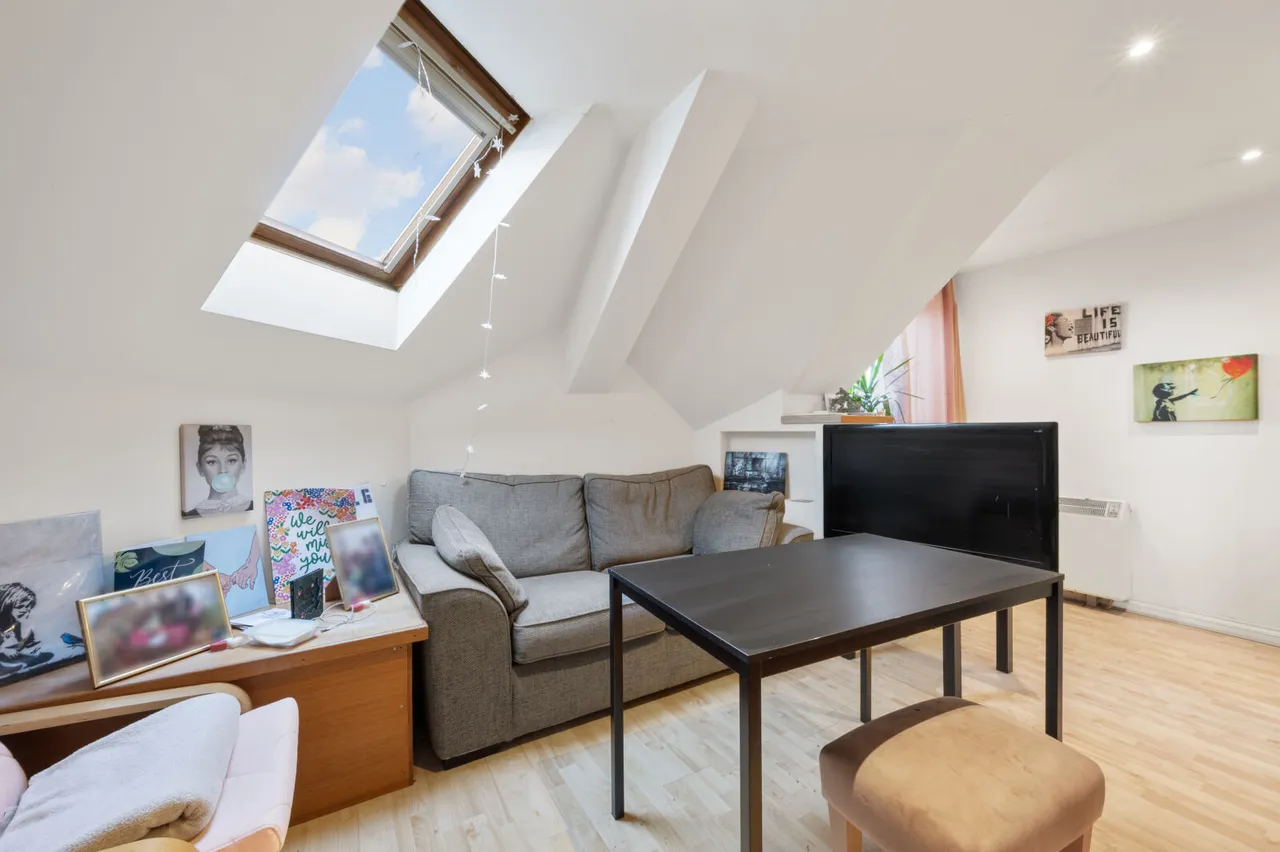 Cannon Close, Raynes Park, SW20, photo 7