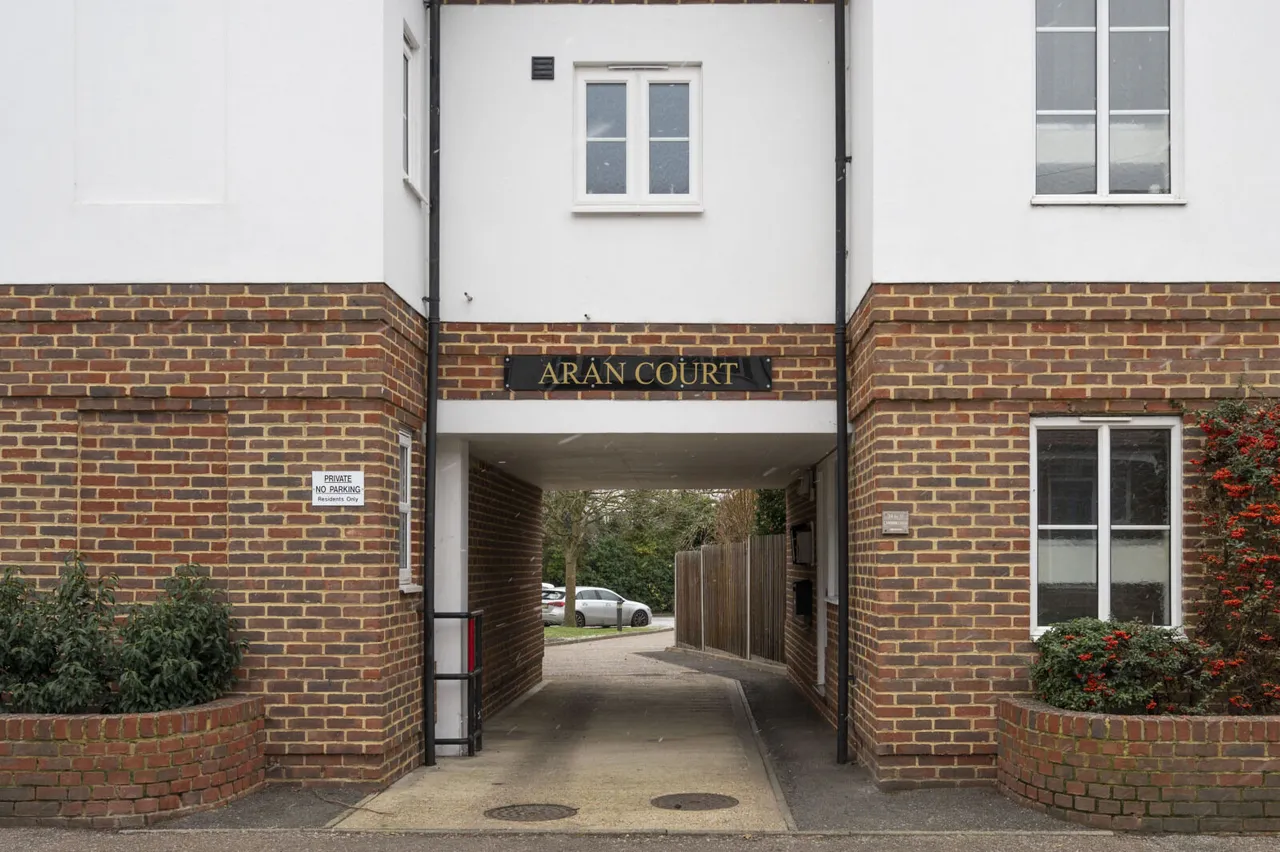 Cannon Close, Raynes Park, SW20, photo 2