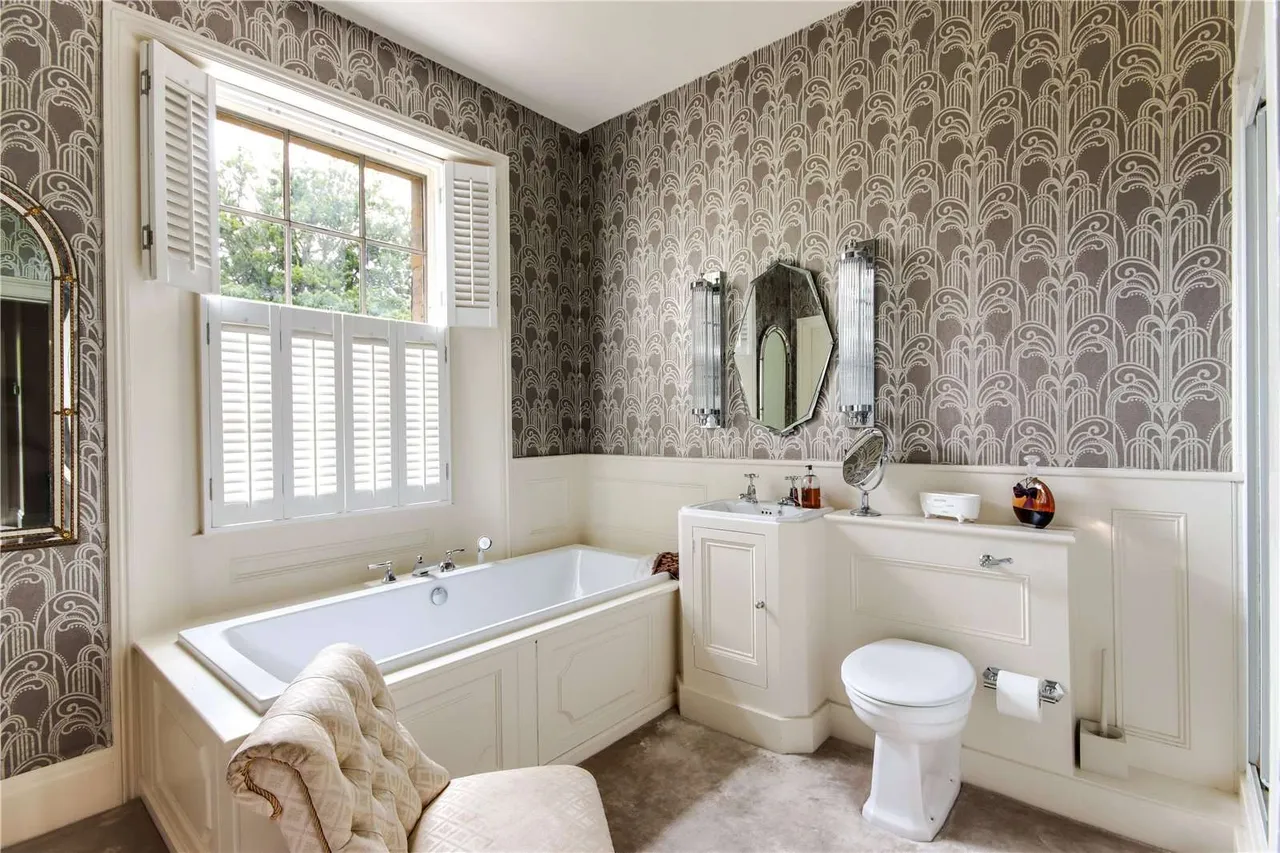 Calverley Park, Tunbridge Wells, Kent, TN1 2SL, photo 12