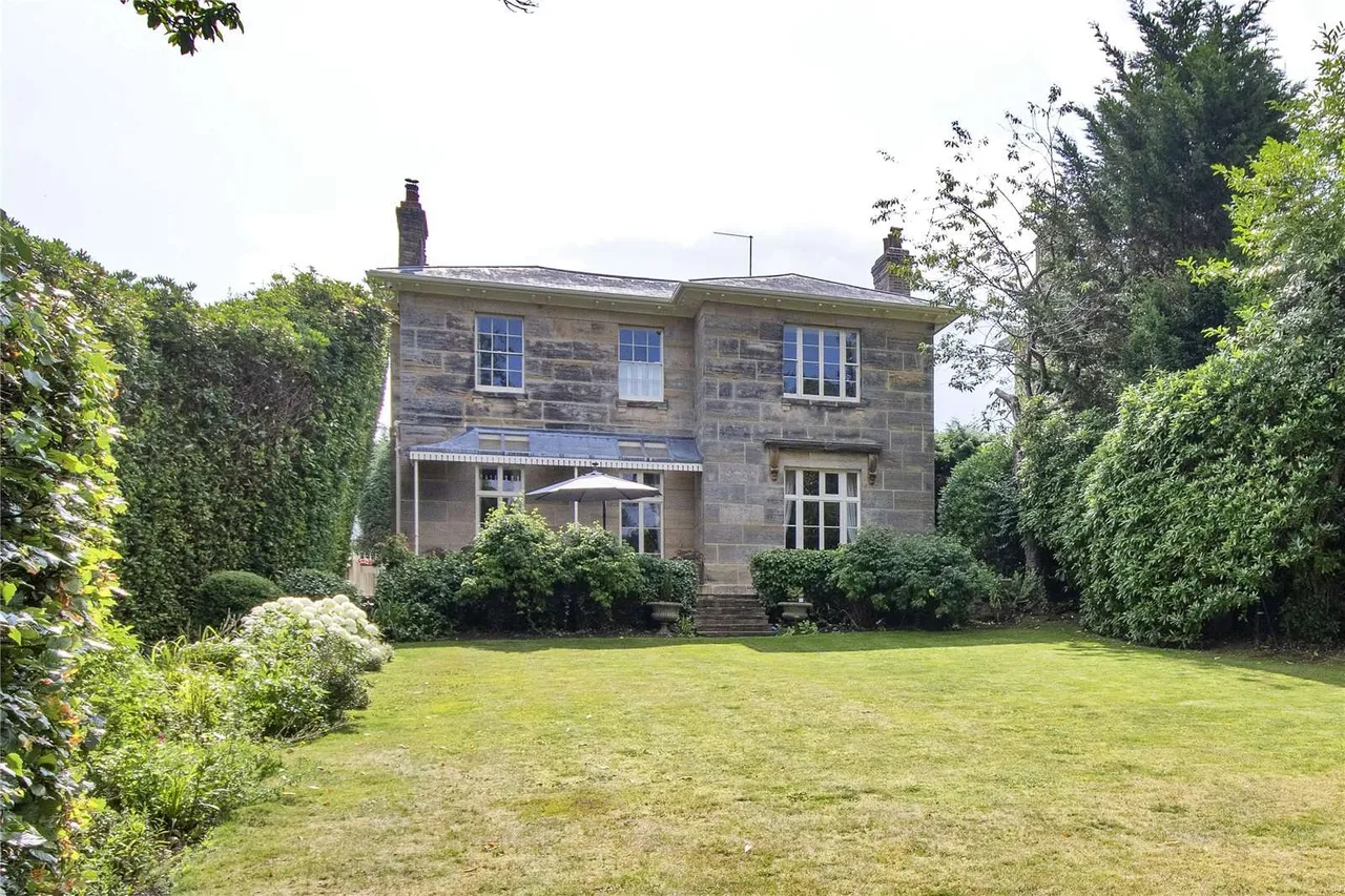 Calverley Park, Tunbridge Wells, Kent, TN1 2SL, photo 3