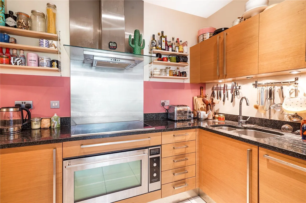 Juniper Drive, London, SW18, photo 16