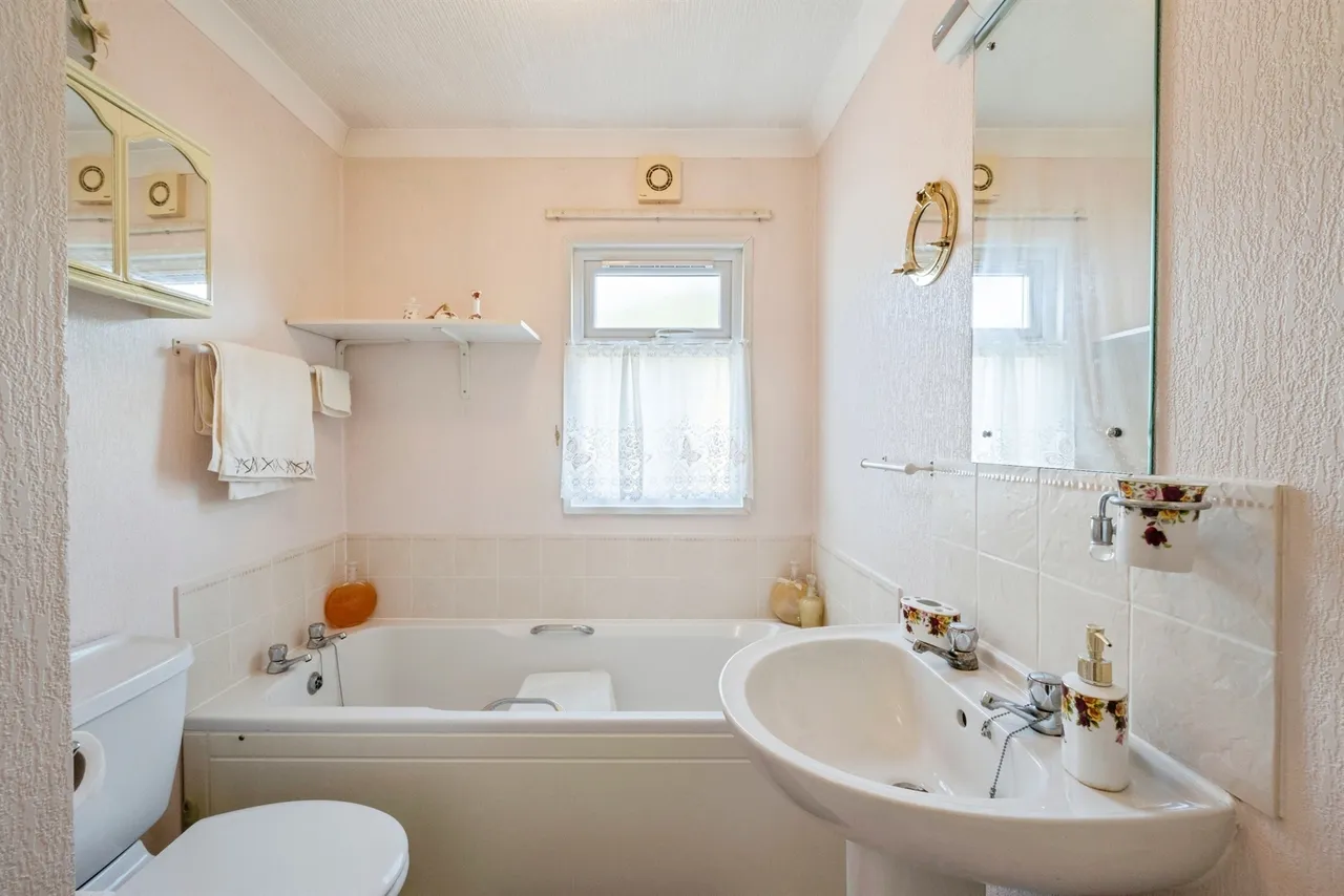 Claire's Walk, Parklands Mobile Homes, Scunthorpe, photo 12