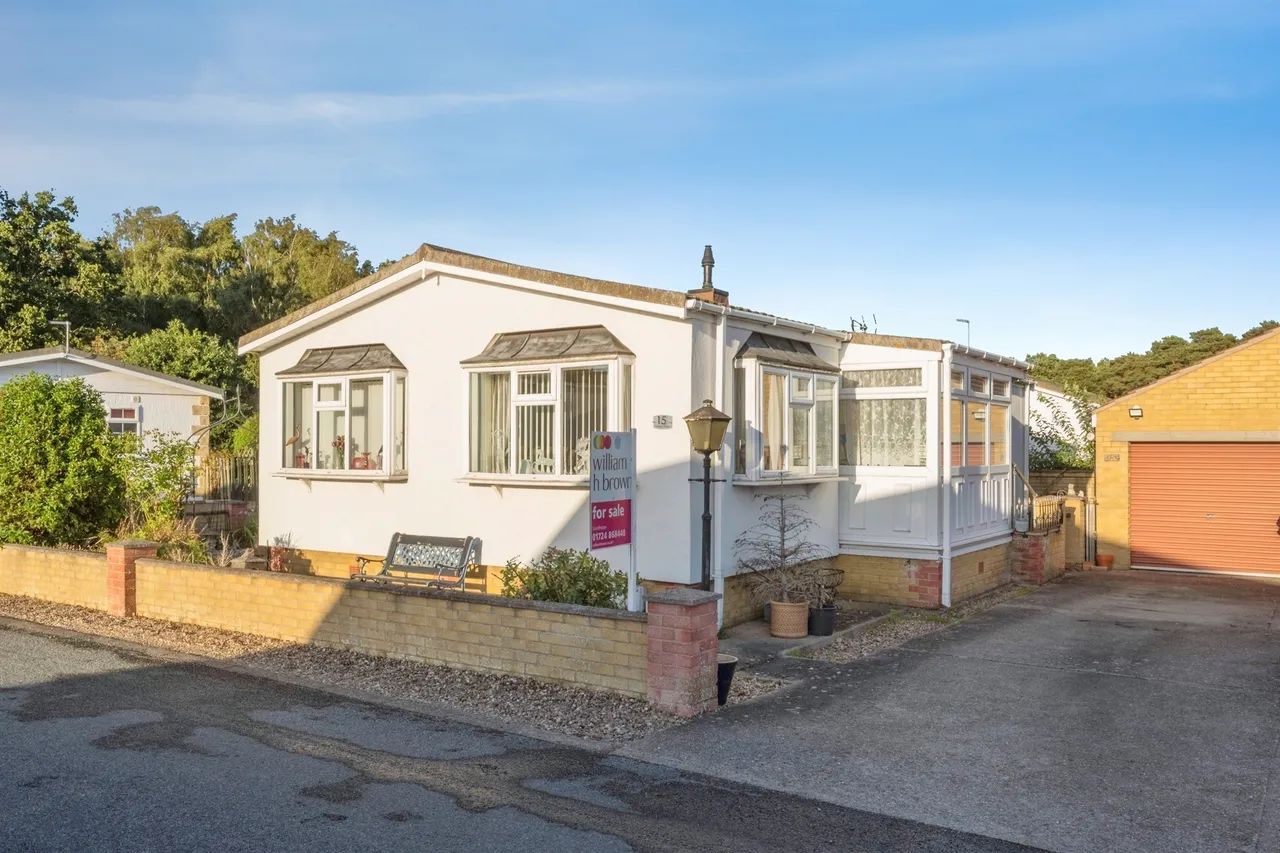 2 bed park home for sale — Claire's Walk, Parklands Mobile Homes, Scunthorpe