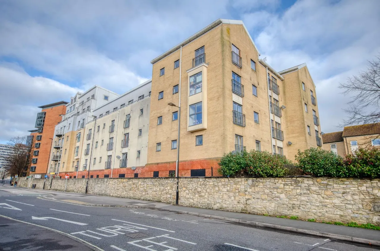 2 bed flat to rent — White Star Place, Southampton, Hampshire, SO14 3GN