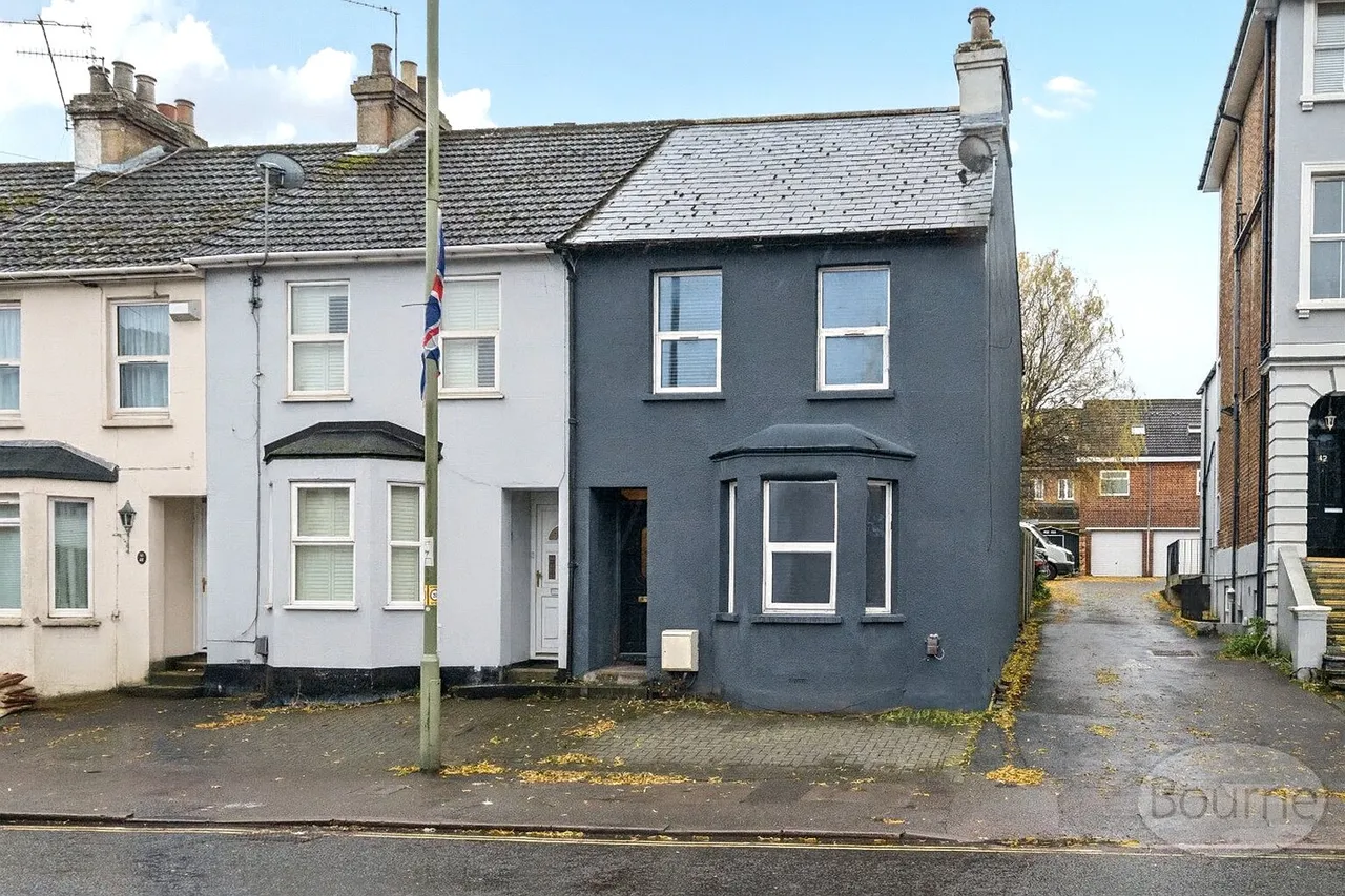 2 bed house for sale, Ash Road, Aldershot, GU12