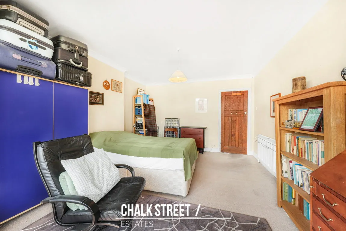 Lee Gardens Avenue, Hornchurch, RM11 3BA, photo 14