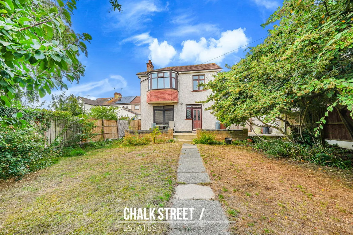 Lee Gardens Avenue, Hornchurch, RM11 3BA, photo 22