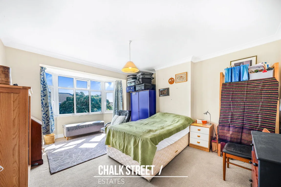 Lee Gardens Avenue, Hornchurch, RM11 3BA, photo 13