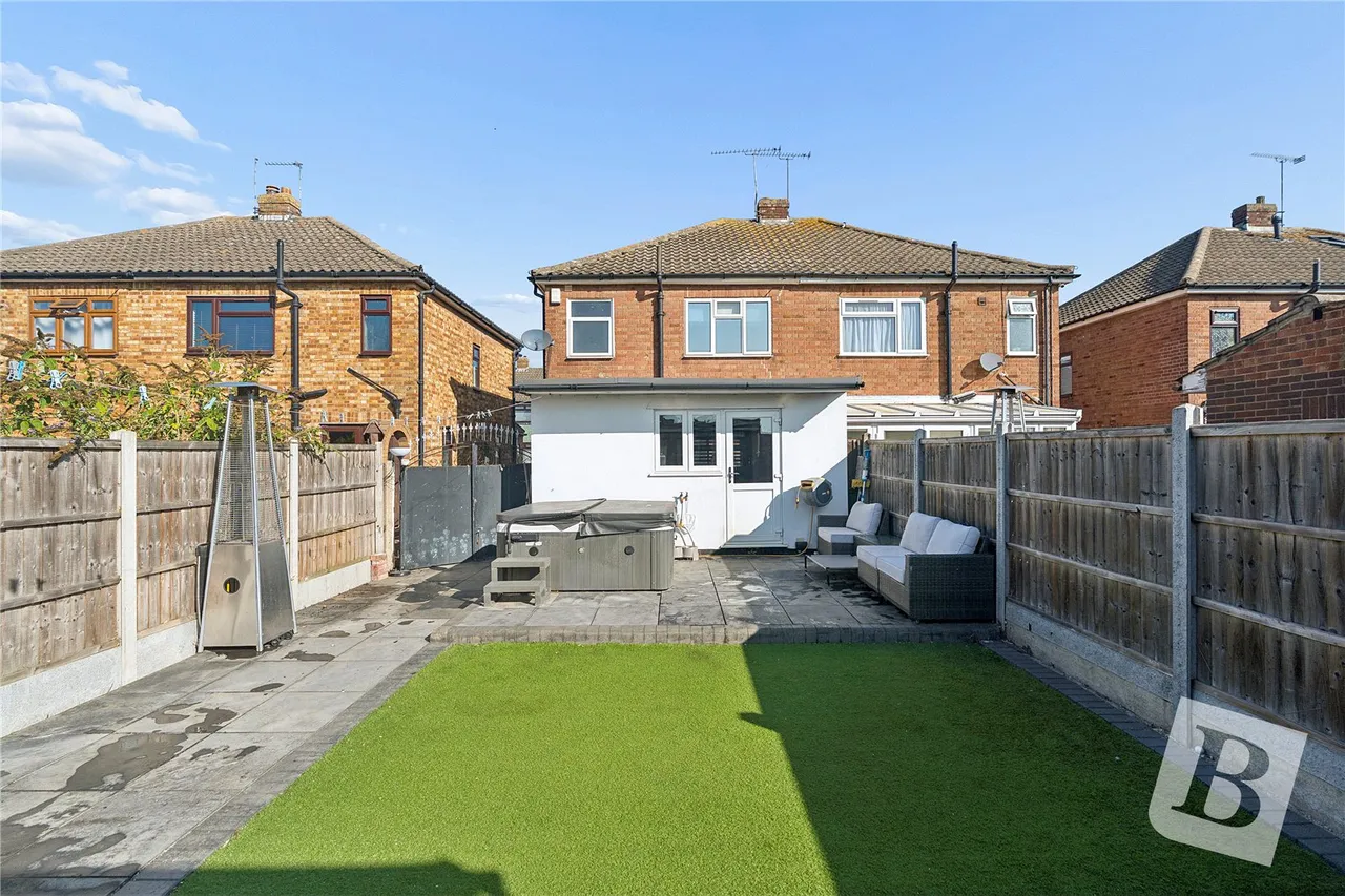 Deri Avenue, Rainham, RM13, photo 13