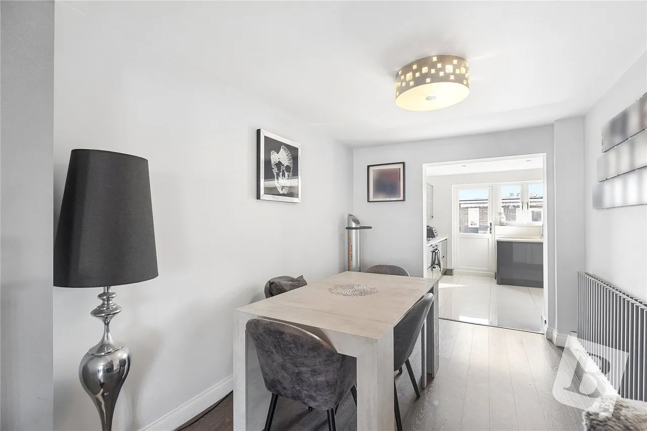 Deri Avenue, Rainham, RM13, photo 4