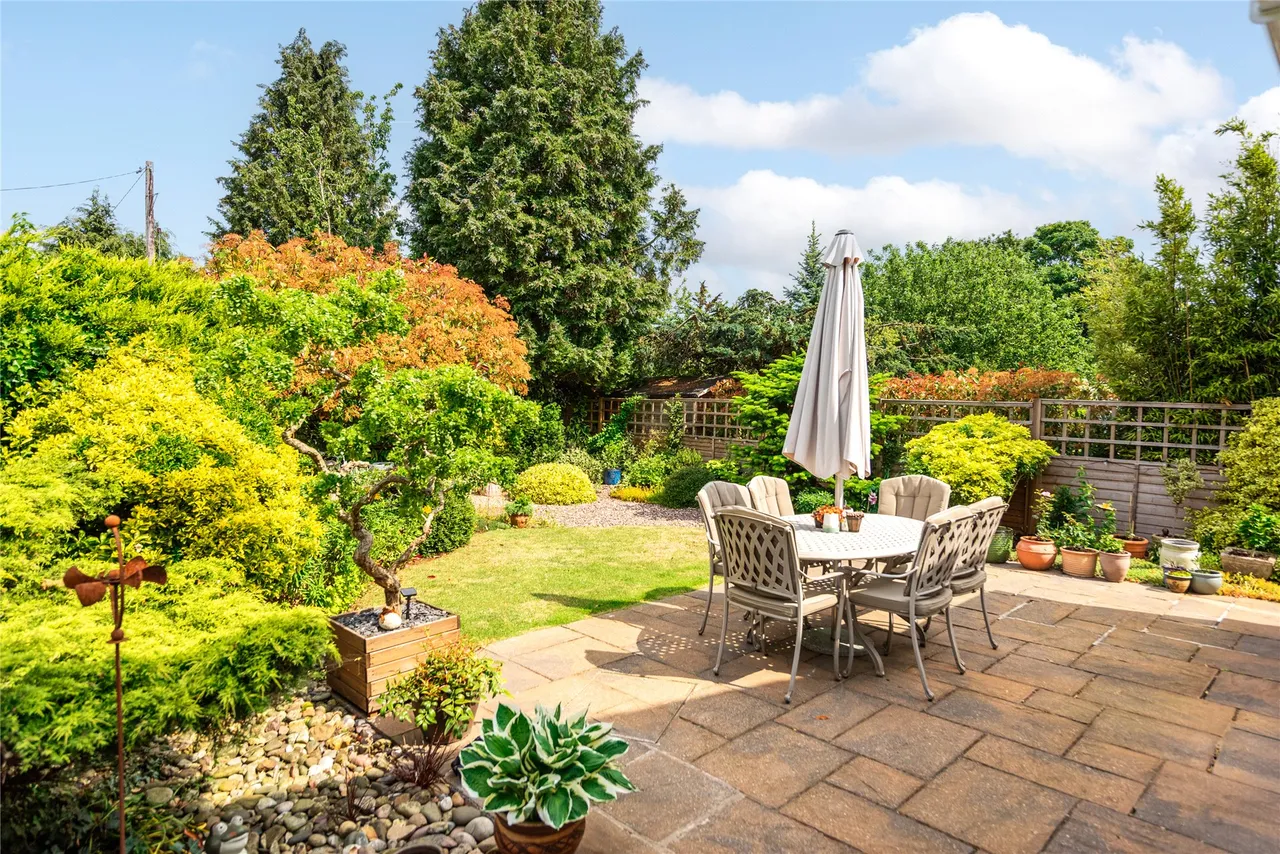 Old Manor Close, Whaddon, MK17, photo 4