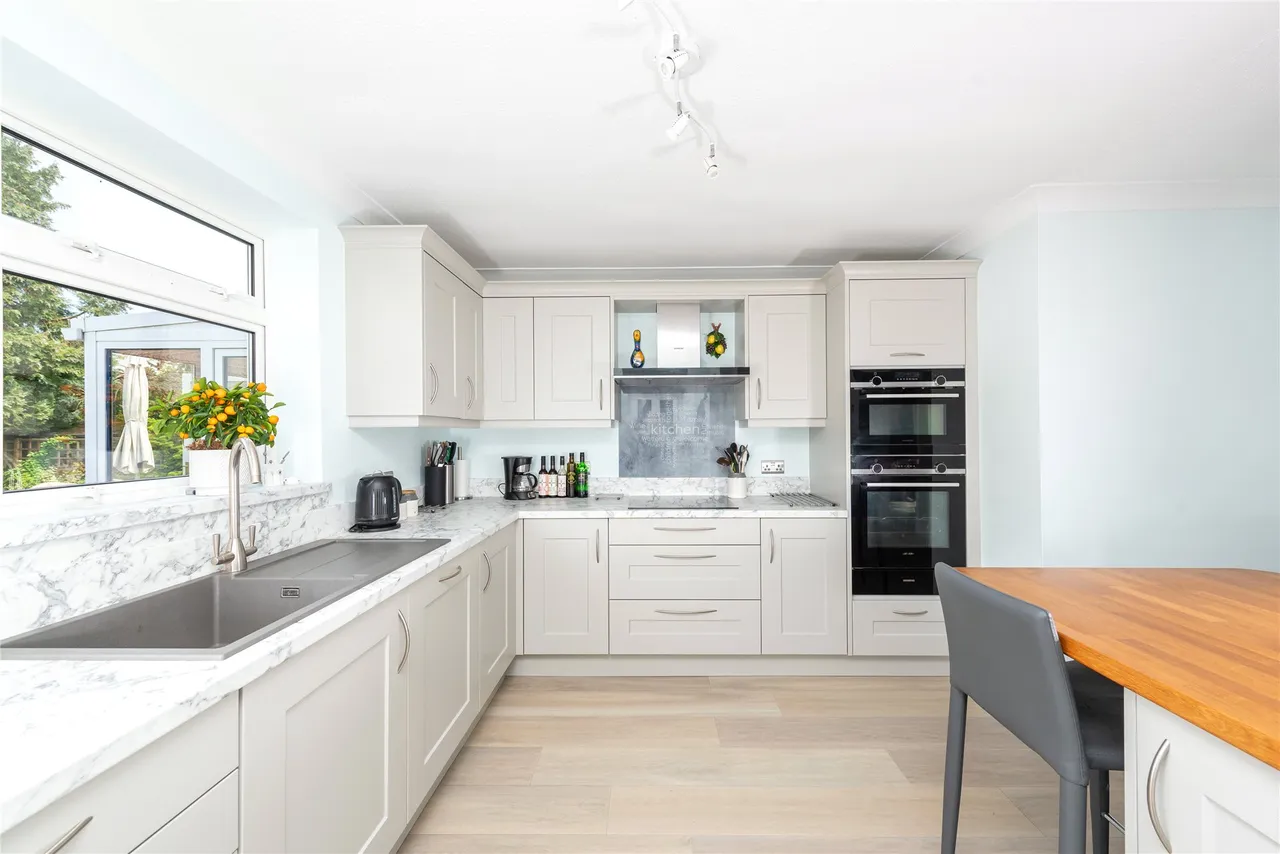 Old Manor Close, Whaddon, MK17, photo 9