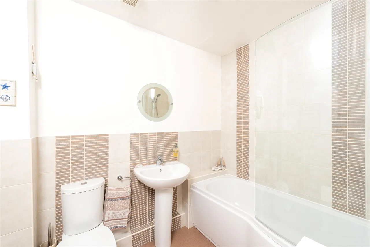 Old Manor Close, Whaddon, MK17, photo 7