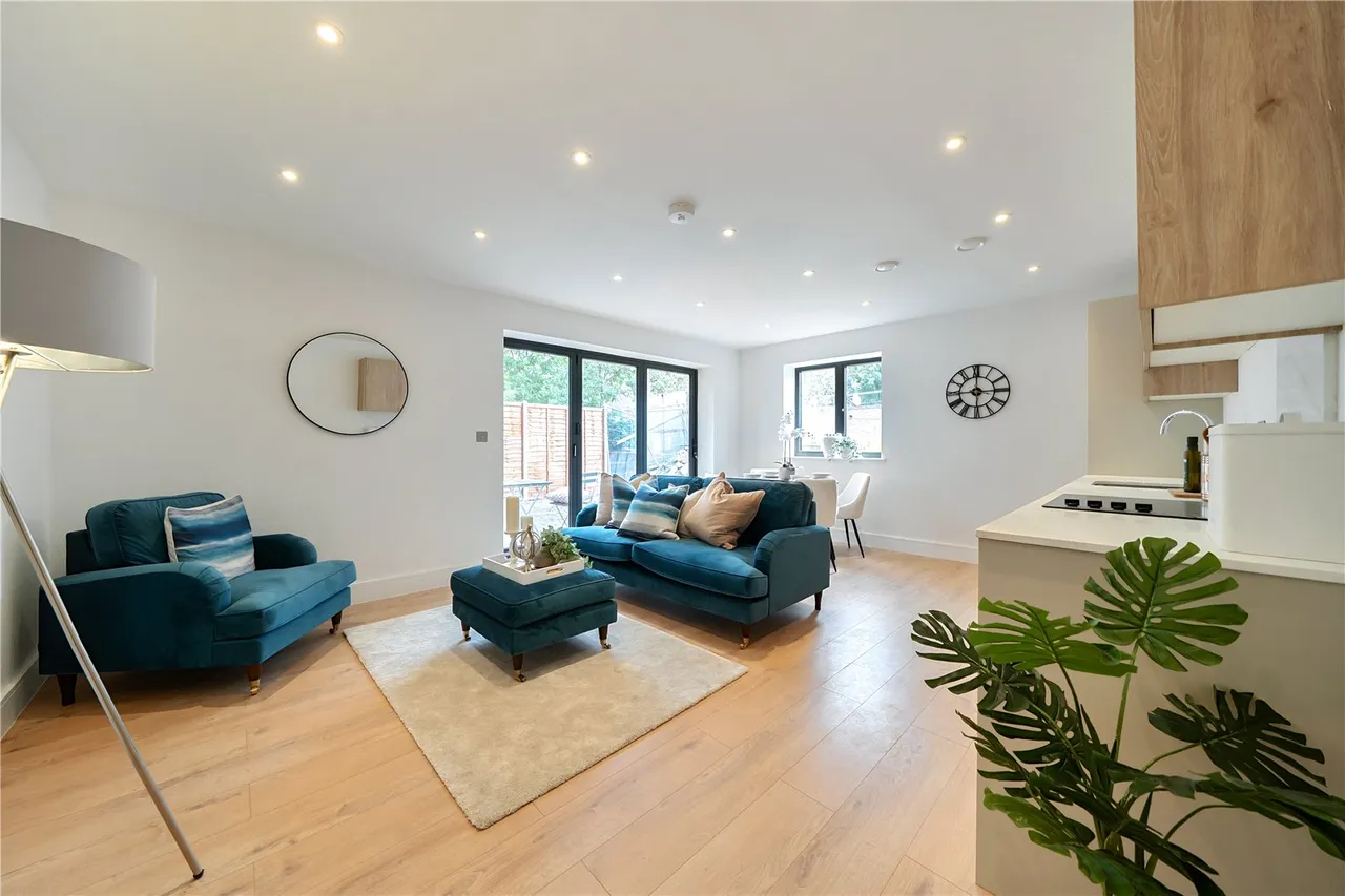 Robinsons Close, W13, photo 4