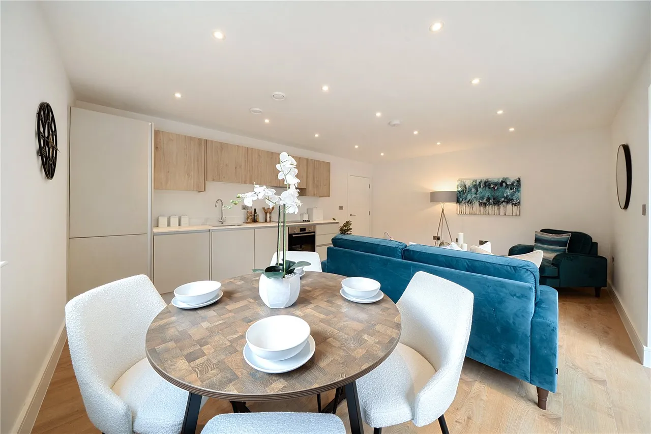 Robinsons Close, W13, photo 11
