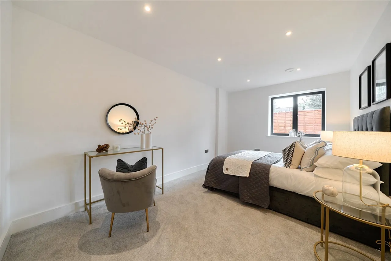 Robinsons Close, W13, photo 8