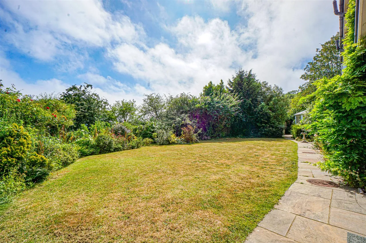 Hillside Road, Hastings, photo 46