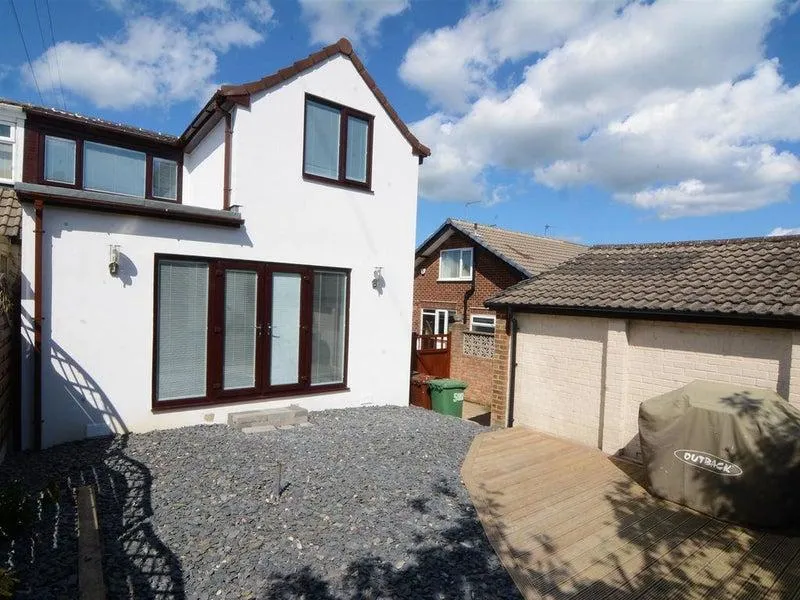 Meadow Park Crescent, Stanningley, LS28, photo 9