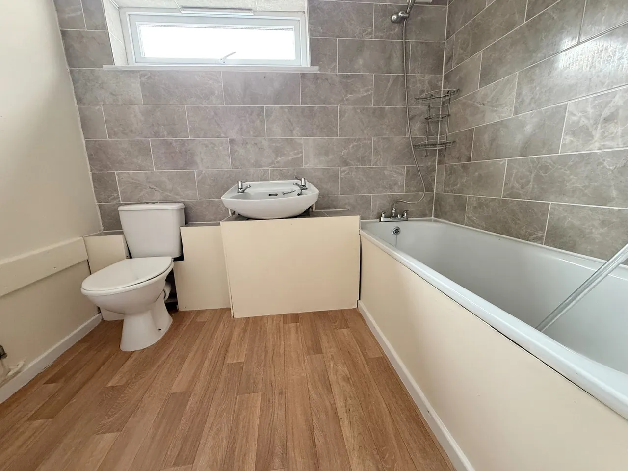 Villa Court, Madeley, Telford, TF7 5AG, photo 6