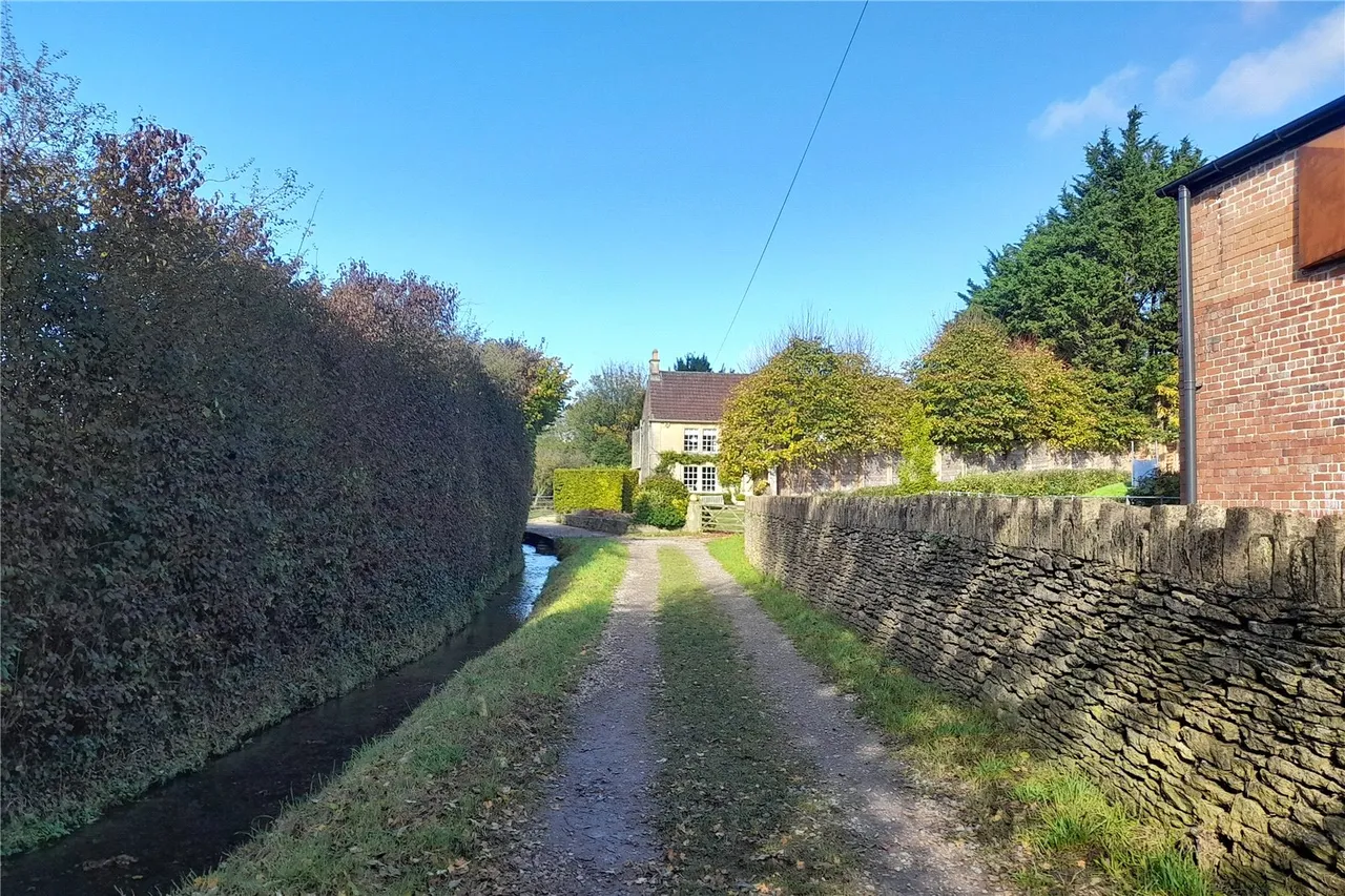 Holt, Trowbridge, photo 5