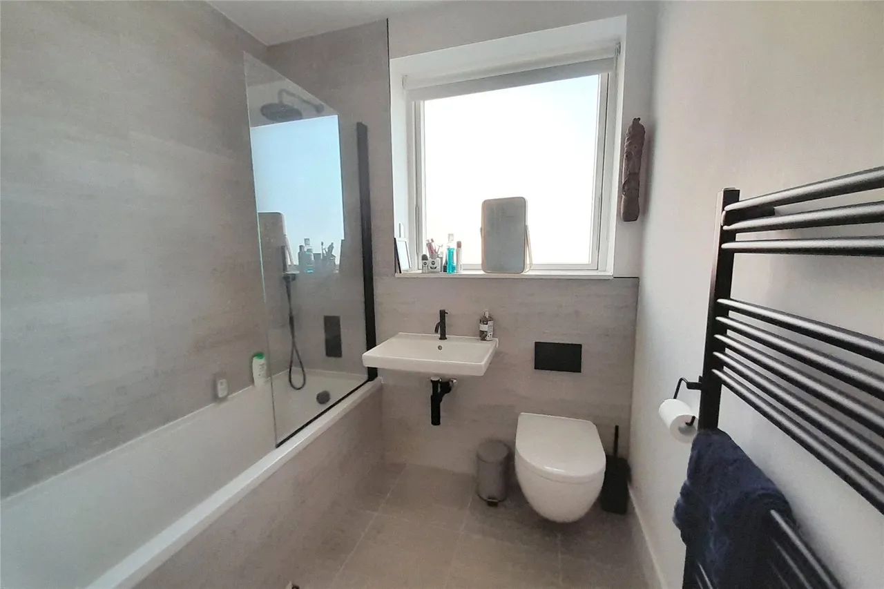 Holt, Trowbridge, photo 12