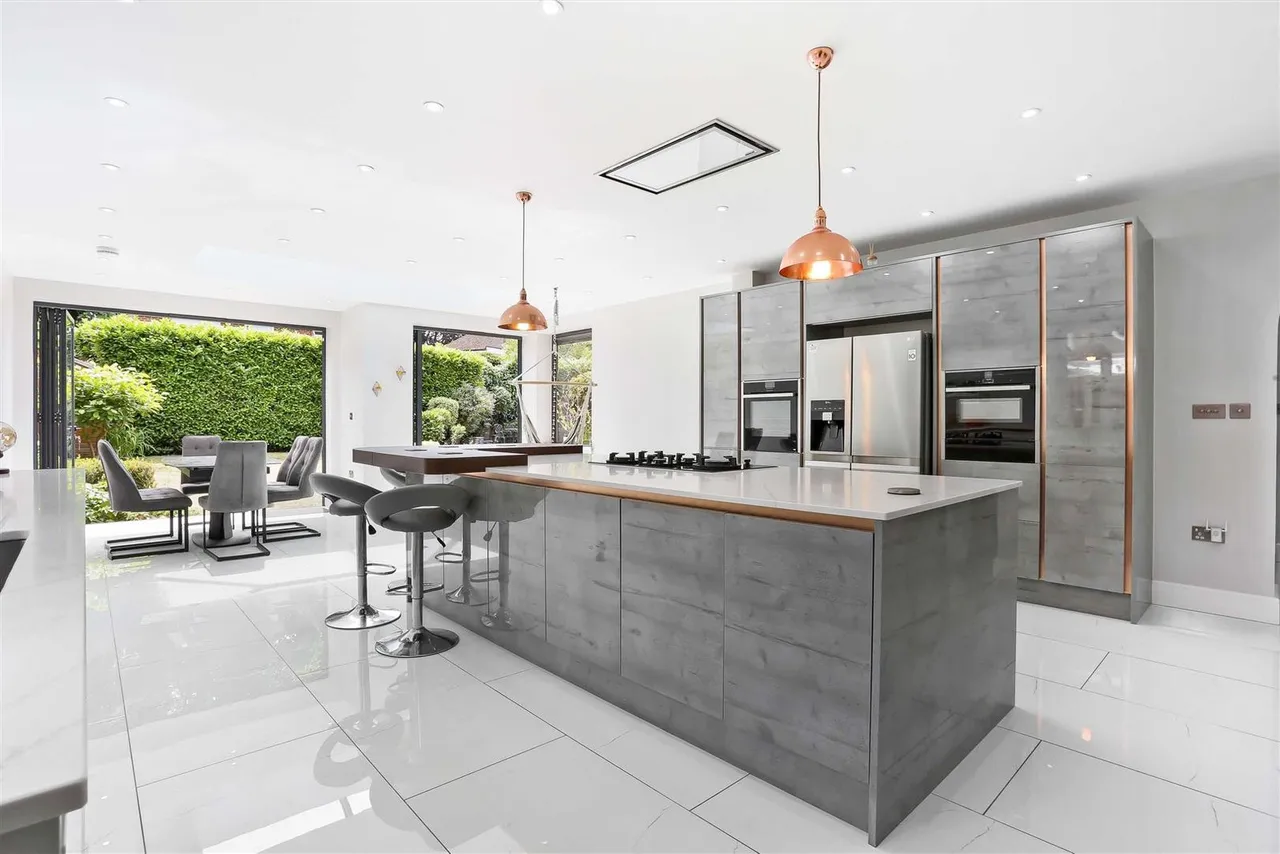 Cheam Road, Ewell, KT17 3EW, photo 3