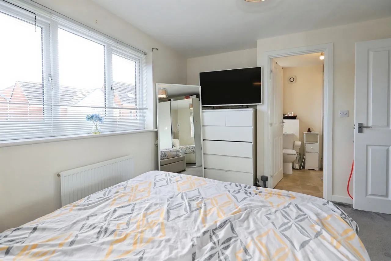 Warmwell Drive, Ettingshall, WV2, photo 17