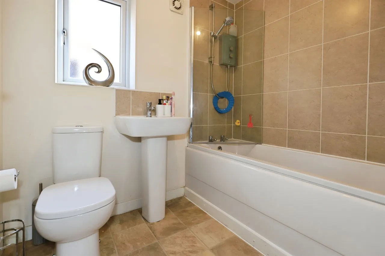 Warmwell Drive, Ettingshall, WV2, photo 10